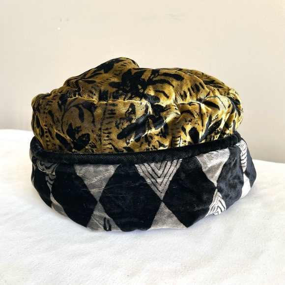 NWOT 90’s Reversible Plush Velvet Roll Brim Hat - Picture 2 of 4